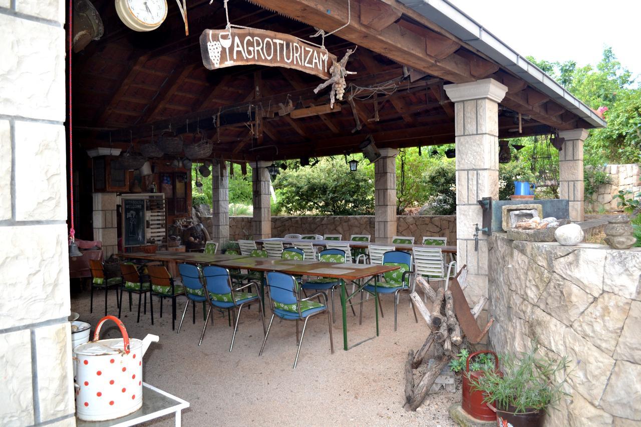 Holiday Home Klaic - Kids Friendly Gruda Kültér fotó